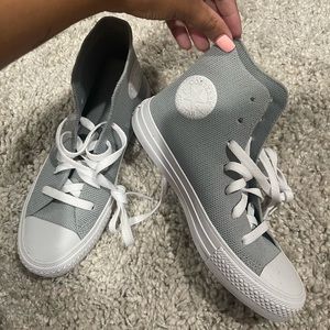 WOMENS SIZE 6 grey high top converse - never worn